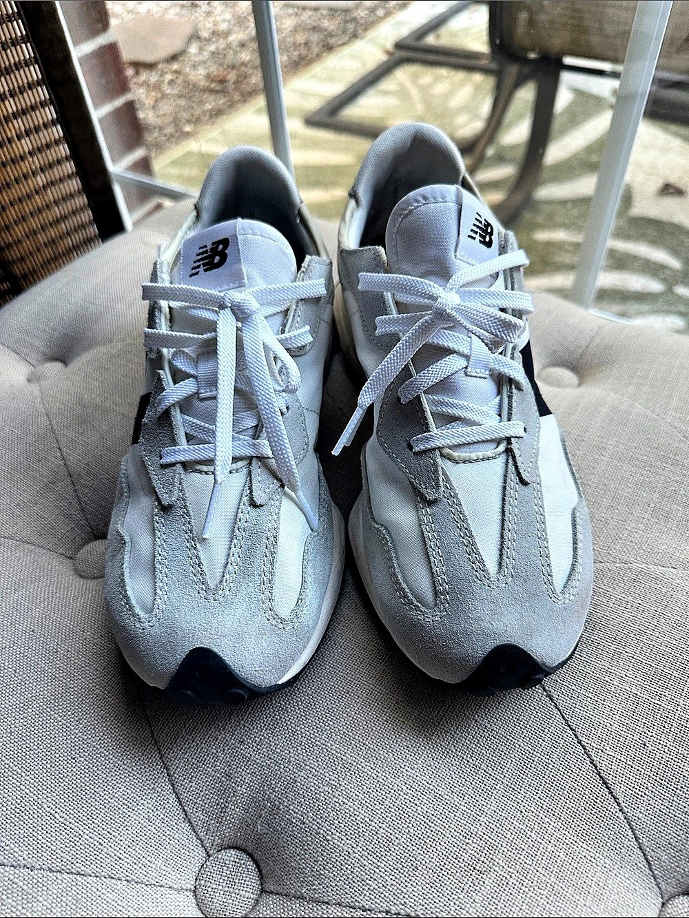 New Balance 327 Women's Gray & Black US 8 Sneakers